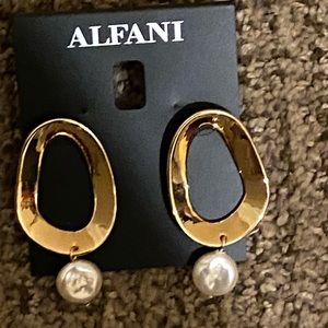 Alfani Gold-Tone Link & Imitation Pearl Drop